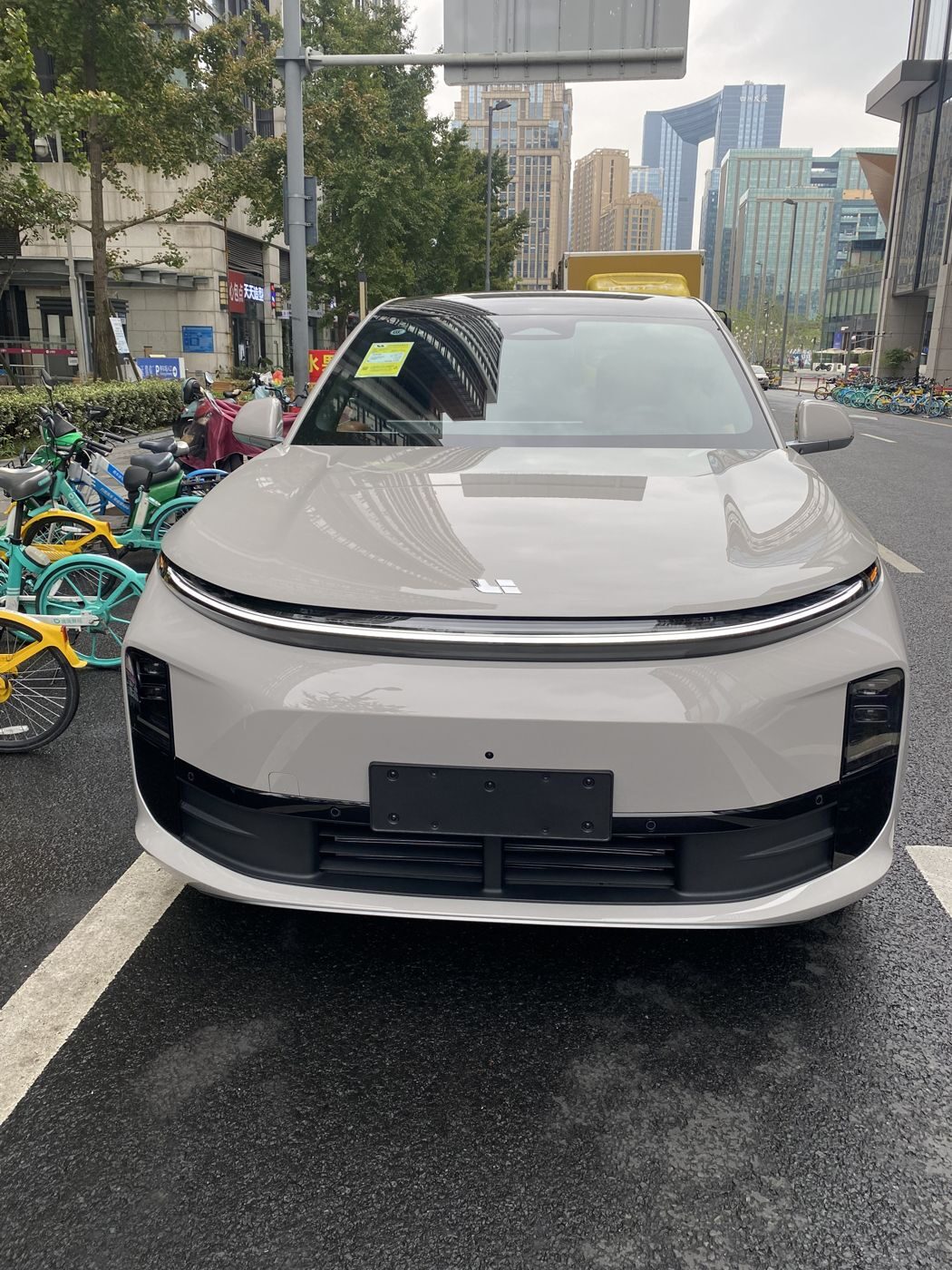 PG贵宾厅 MEGA 高压纯电 MPV